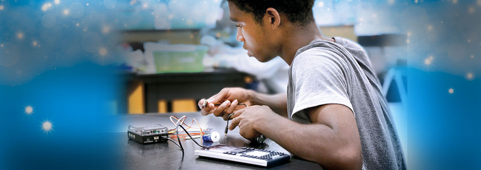 TI-Innovator™ Hub with TI LaunchPad™ Board image